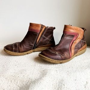 Josef Seibel womens 8/8.5 leather bootie ‘European Comfort shoe’ EUC brown/red